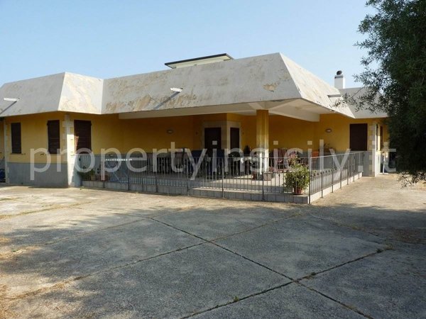 casa indipendente in vendita a Siracusa in zona Centro Città