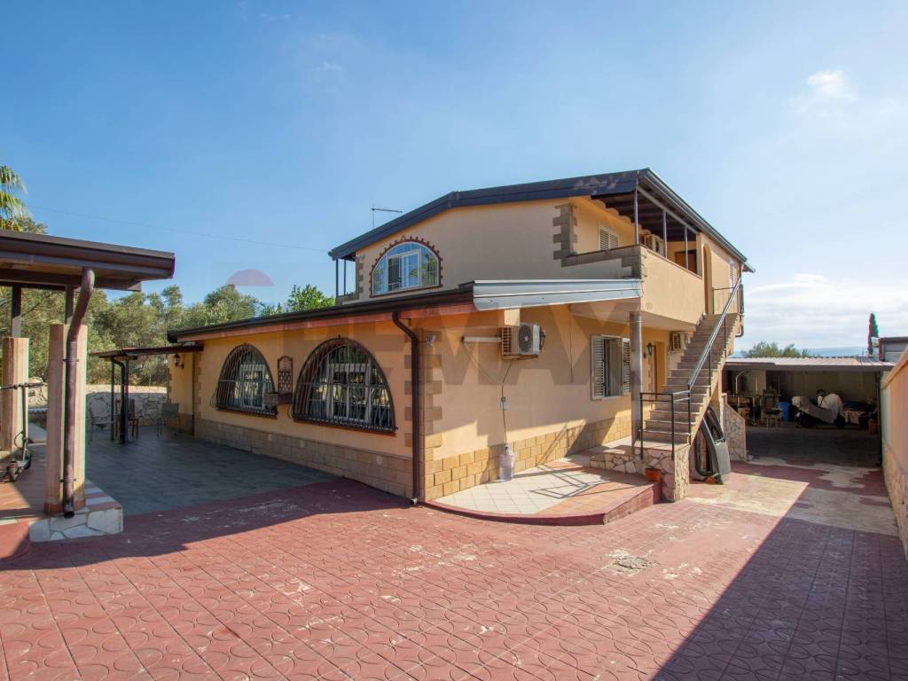 casa indipendente in vendita a Siracusa in zona Belvedere