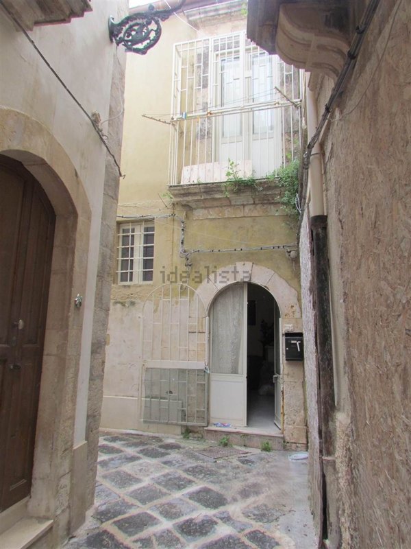 appartamento in vendita a Siracusa in zona Isola Ortigia