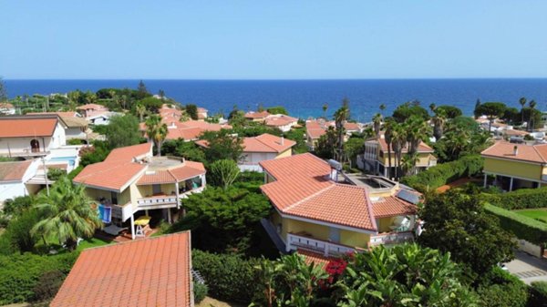 casa indipendente in vendita a Siracusa in zona Fontane Bianche