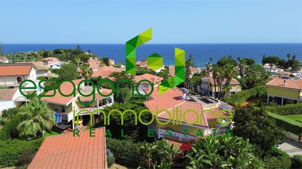 casa indipendente in vendita a Siracusa in zona Fontane Bianche