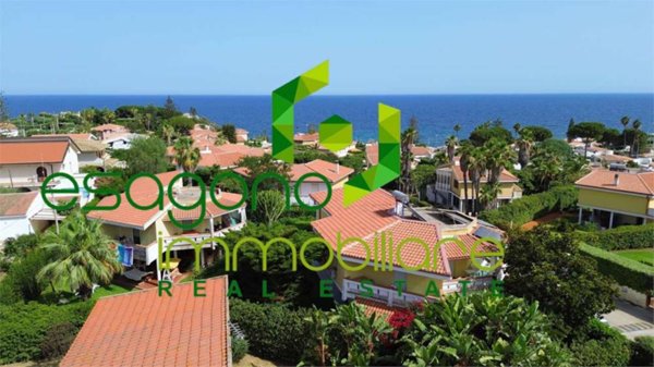 casa indipendente in vendita a Siracusa in zona Fontane Bianche