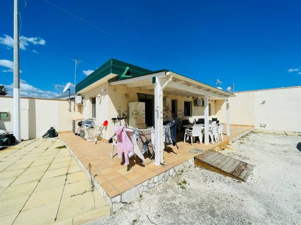 casa indipendente in vendita a Siracusa in zona Isola / Plemmirio