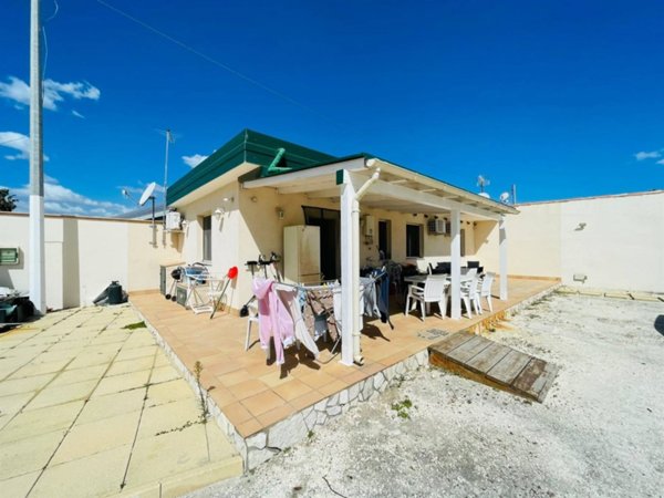casa indipendente in vendita a Siracusa in zona Isola / Plemmirio
