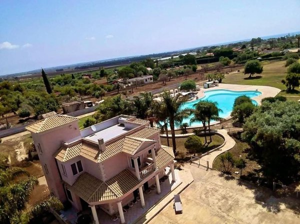 casa indipendente in vendita a Siracusa in zona Fontane Bianche