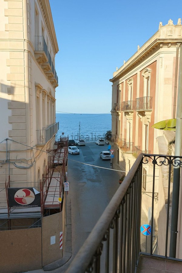 appartamento in vendita a Siracusa in zona Isola Ortigia