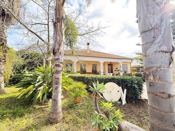 casa indipendente in vendita a Siracusa in zona Isola / Plemmirio