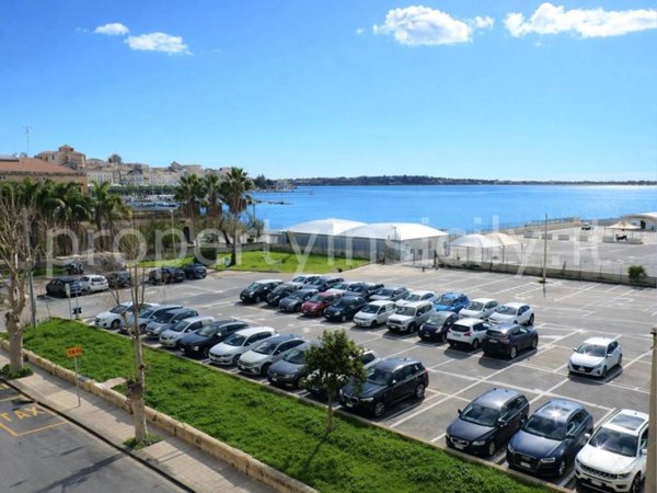 appartamento in vendita a Siracusa in zona Isola Ortigia