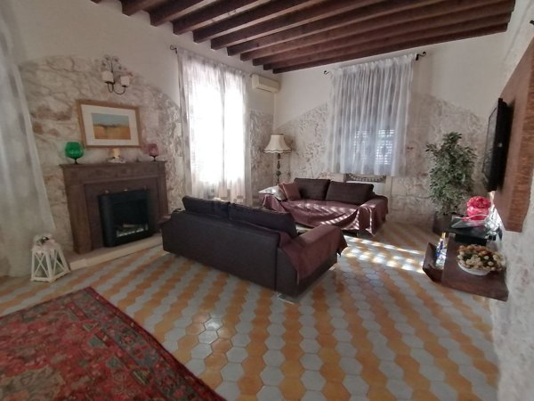 casa indipendente in vendita a Siracusa in zona Centro Città