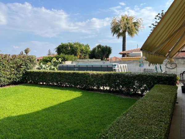 casa indipendente in vendita a Siracusa in zona Centro Città