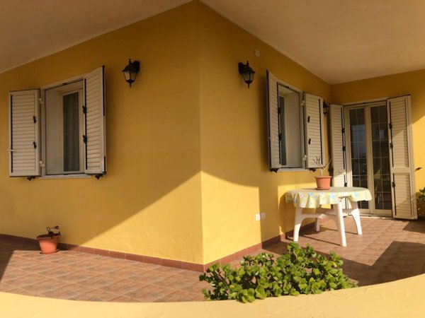 casa indipendente in vendita a Siracusa in zona Arenella