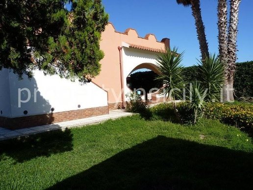 casa indipendente in vendita a Siracusa in zona Cassibile