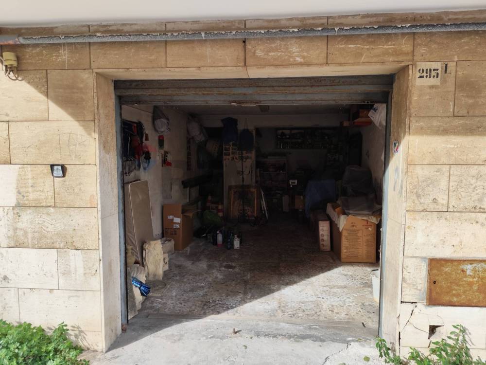 locale di sgombero in vendita a Siracusa in zona Grottasanta