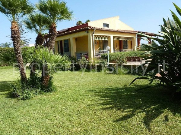 casa indipendente in vendita a Siracusa in zona Isola Ortigia