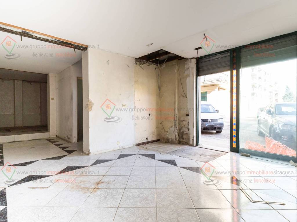 negozio in vendita a Siracusa in zona Grottasanta