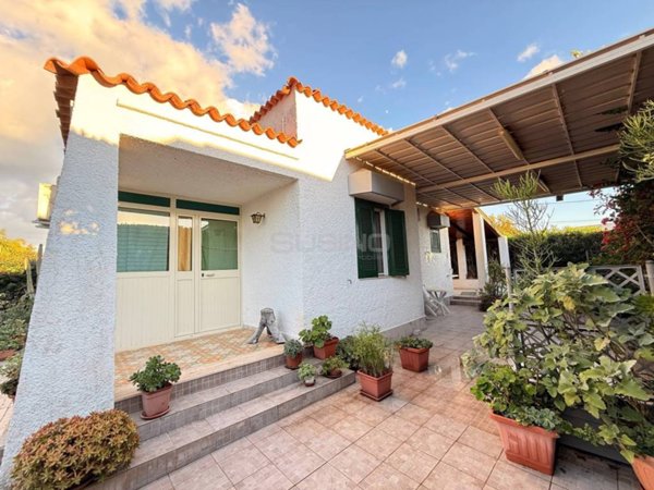 casa indipendente in vendita a Siracusa in zona Fontane Bianche