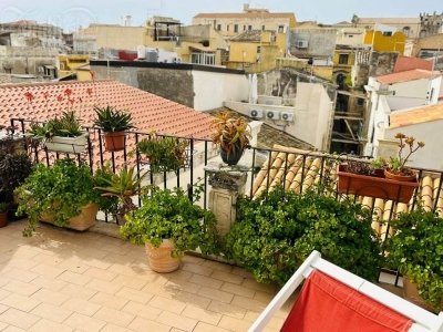 casa indipendente in vendita a Siracusa in zona Isola Ortigia