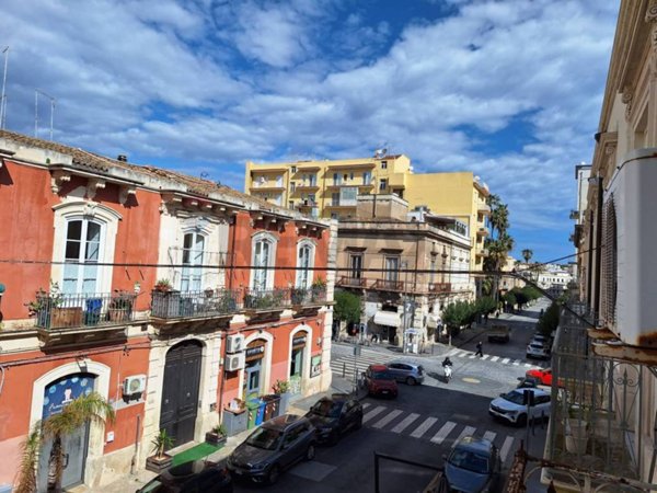 casa indipendente in vendita a Siracusa in zona Centro Città