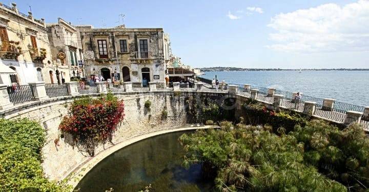 monolocale in vendita a Siracusa in zona Isola Ortigia