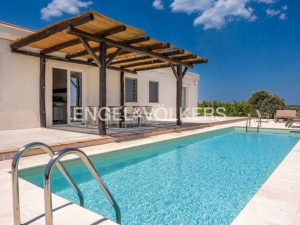 casa indipendente in vendita a Siracusa in zona Targia
