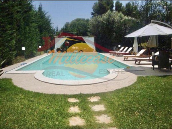 casa indipendente in vendita a Siracusa in zona Belvedere