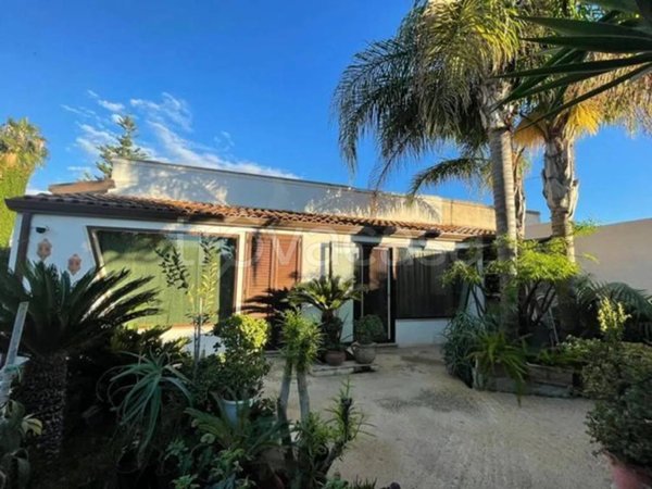 casa indipendente in vendita a Siracusa in zona Ognina