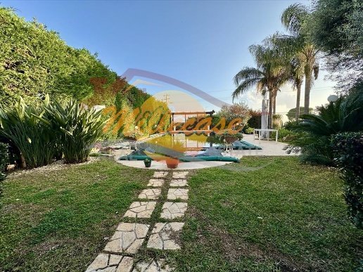 casa indipendente in vendita a Siracusa in zona Belvedere