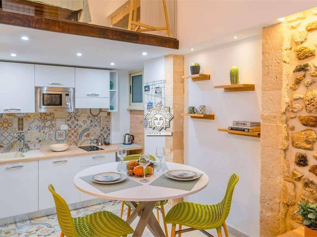 appartamento in vendita a Siracusa in zona Isola Ortigia