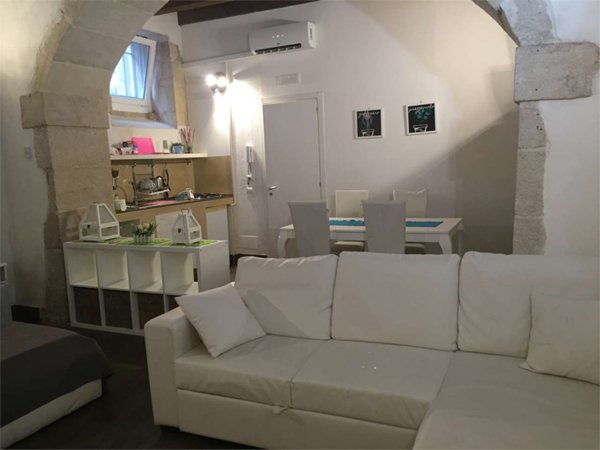 casa indipendente in vendita a Siracusa in zona Isola Ortigia