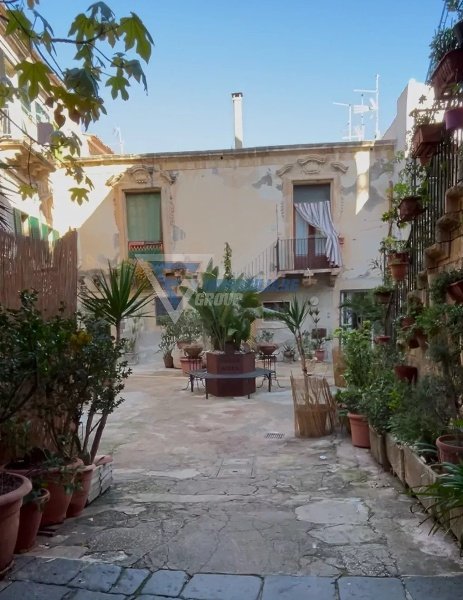 appartamento in vendita a Siracusa in zona Isola Ortigia