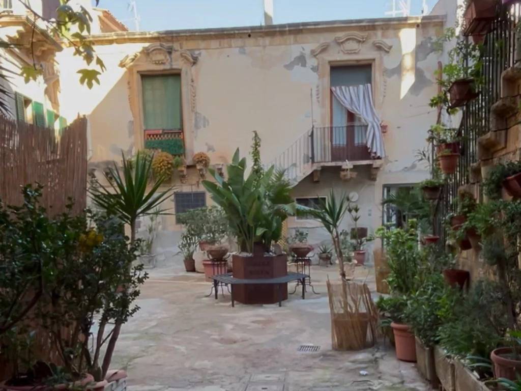 appartamento in vendita a Siracusa in zona Isola Ortigia