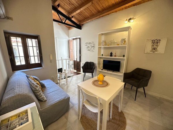 casa indipendente in vendita a Siracusa in zona Isola Ortigia