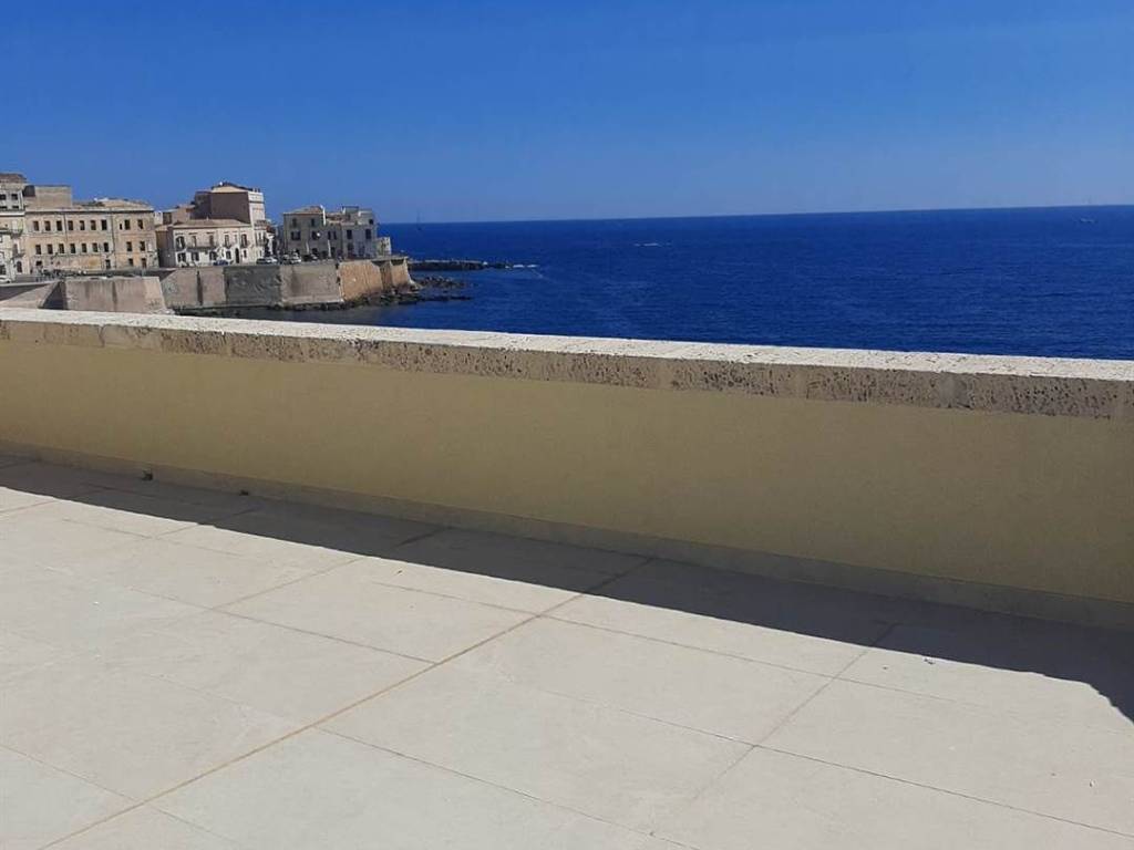appartamento in vendita a Siracusa in zona Isola Ortigia