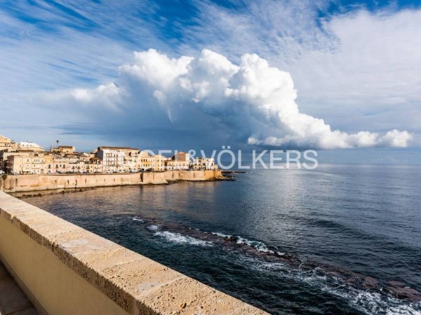 appartamento in vendita a Siracusa in zona Isola Ortigia