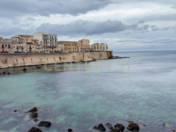 casa indipendente in vendita a Siracusa in zona Isola Ortigia