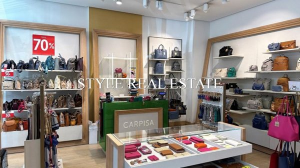 locale commerciale in vendita a Siracusa