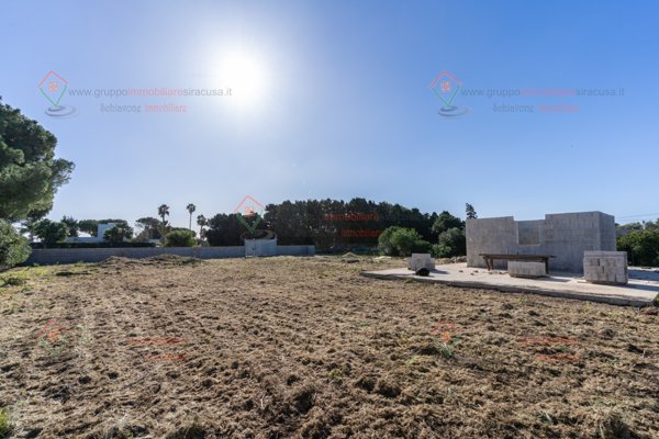 terreno edificabile in vendita a Siracusa in zona Isola / Plemmirio