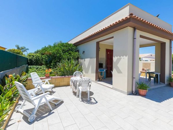 casa indipendente in vendita a Siracusa in zona Isola / Plemmirio