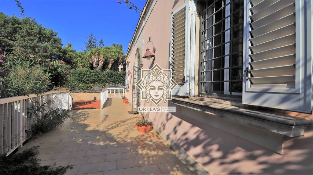 casa indipendente in vendita a Siracusa in zona Scala Greca