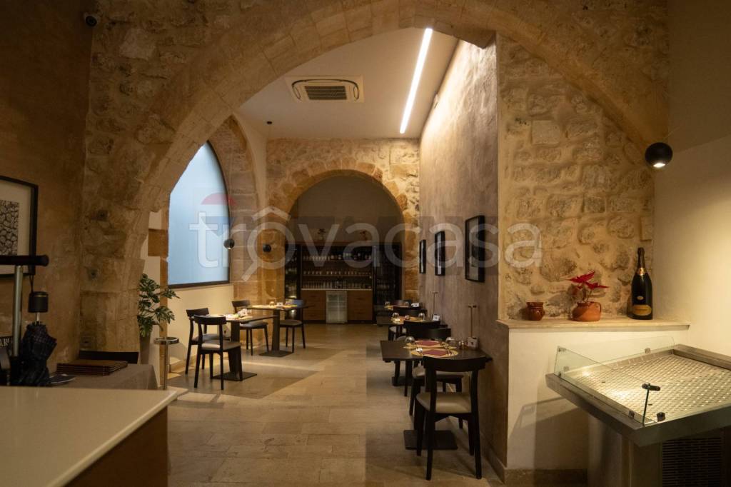 negozio in vendita a Siracusa in zona Isola Ortigia