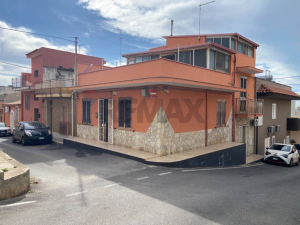 casa indipendente in vendita a Siracusa in zona Belvedere