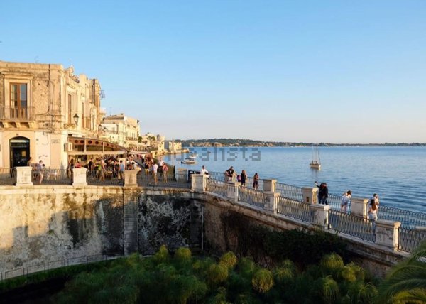 appartamento in vendita a Siracusa in zona Isola Ortigia