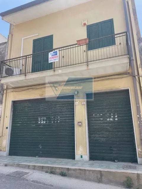 intera palazzina in vendita a Siracusa in zona Belvedere