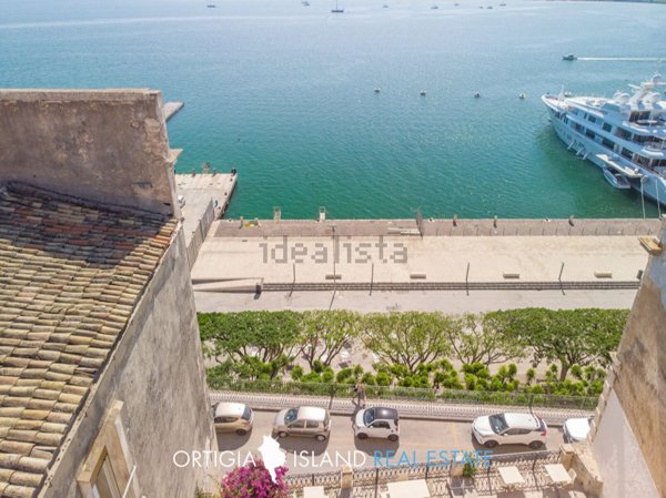 appartamento in vendita a Siracusa in zona Isola Ortigia