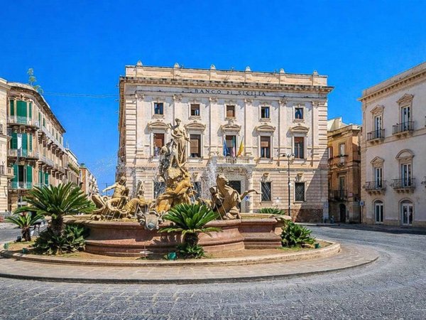 appartamento in vendita a Siracusa in zona Isola Ortigia