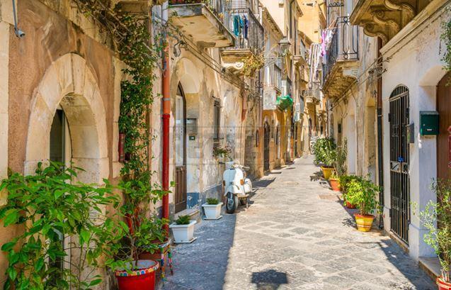 casa indipendente in vendita a Siracusa in zona Centro Città
