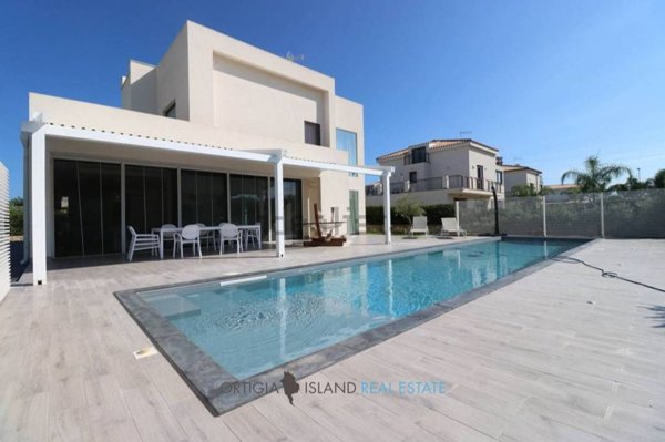 casa indipendente in vendita a Siracusa in zona Isola / Plemmirio