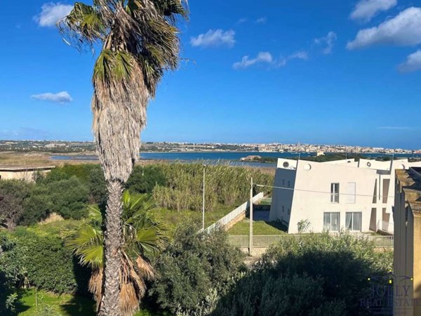 casa indipendente in vendita a Siracusa in zona Isola Ortigia