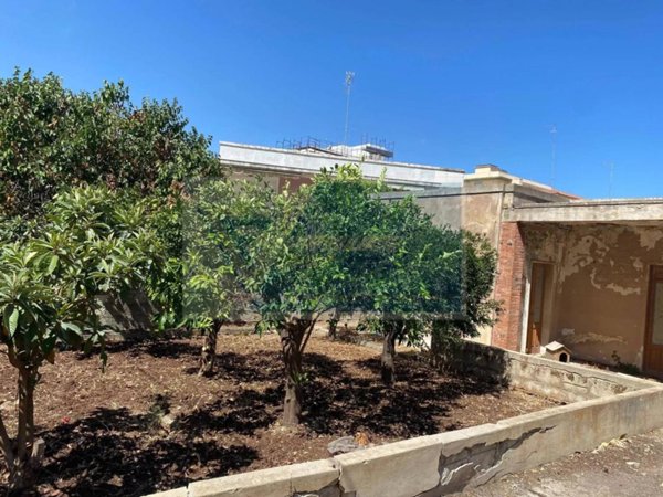 casa indipendente in vendita a Siracusa in zona Borgata