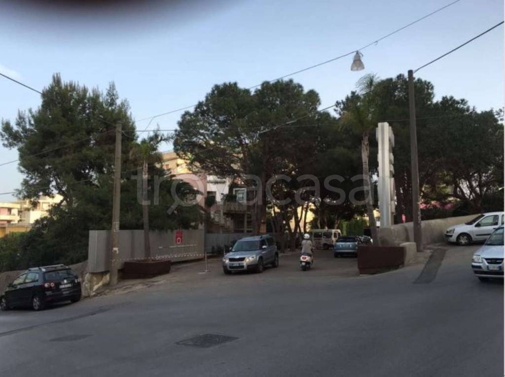 negozio in vendita a Siracusa in zona Grottasanta